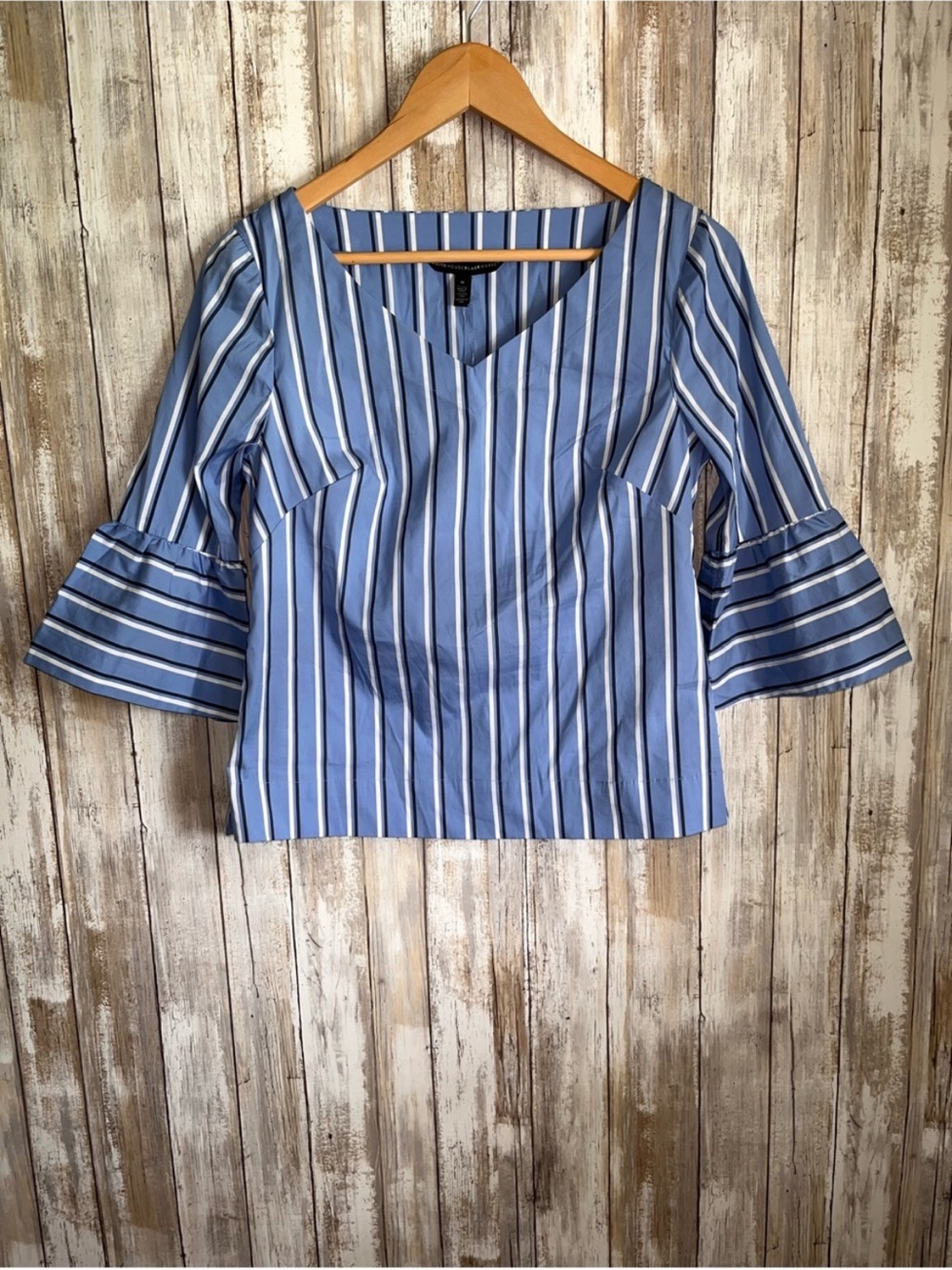 White House Black Market Blue Stripe Bell Sleeve Cotton Stretch Top Size 0 - Picture 2 of 8
